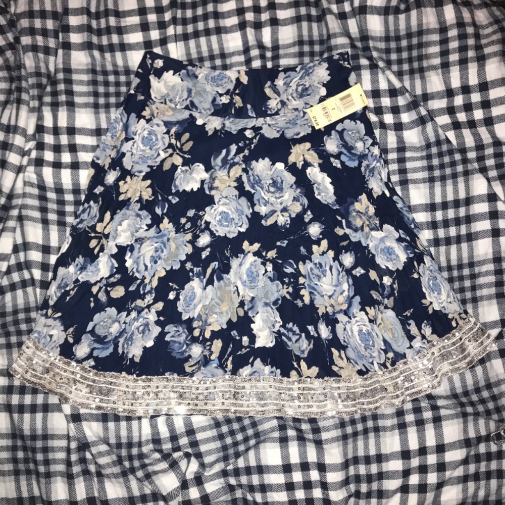 MWT MACYS BLUE ROSES SKIRT